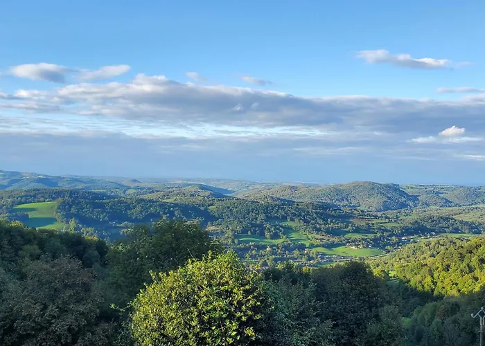 Dans Un Hameau De Charme *