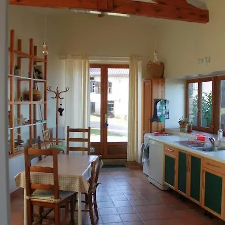 Dans Un Hameau De Charme בית נופש