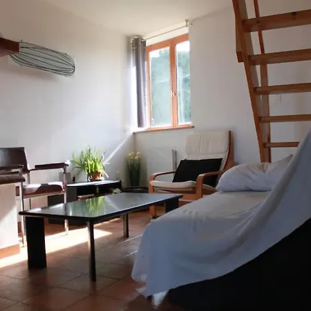 Dans Un Hameau De Charme * Castelnau-Durban