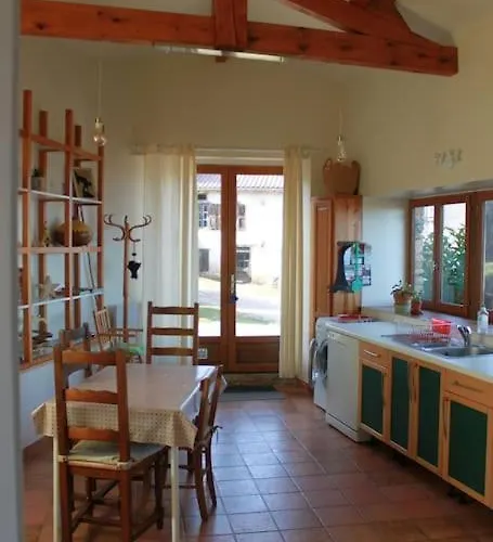 Dans Un Hameau De Charme 度假居